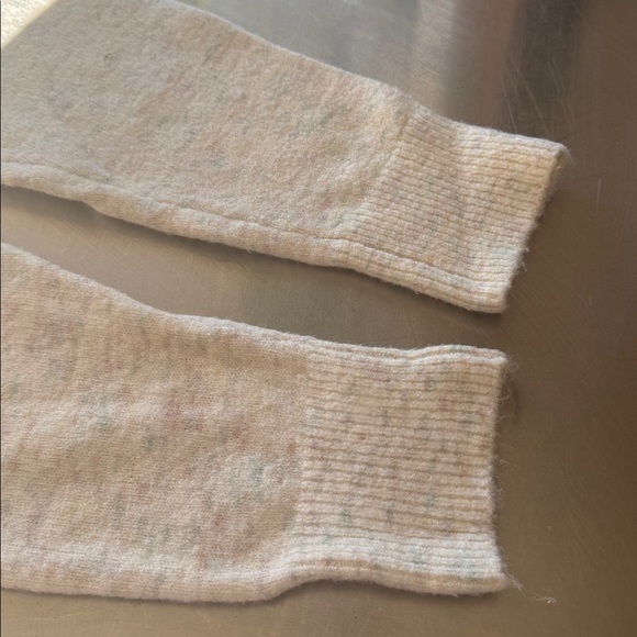 SO Cream Sweater Set: Cropped top and Straight Leg Pants - Picture 15 of 15